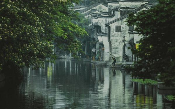 生性格内向,平日少言寡语,适合学医吗?为什么呢?解答你所有问题的好地方